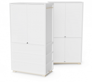 …zu einem geräumigen Kleiderschrank…